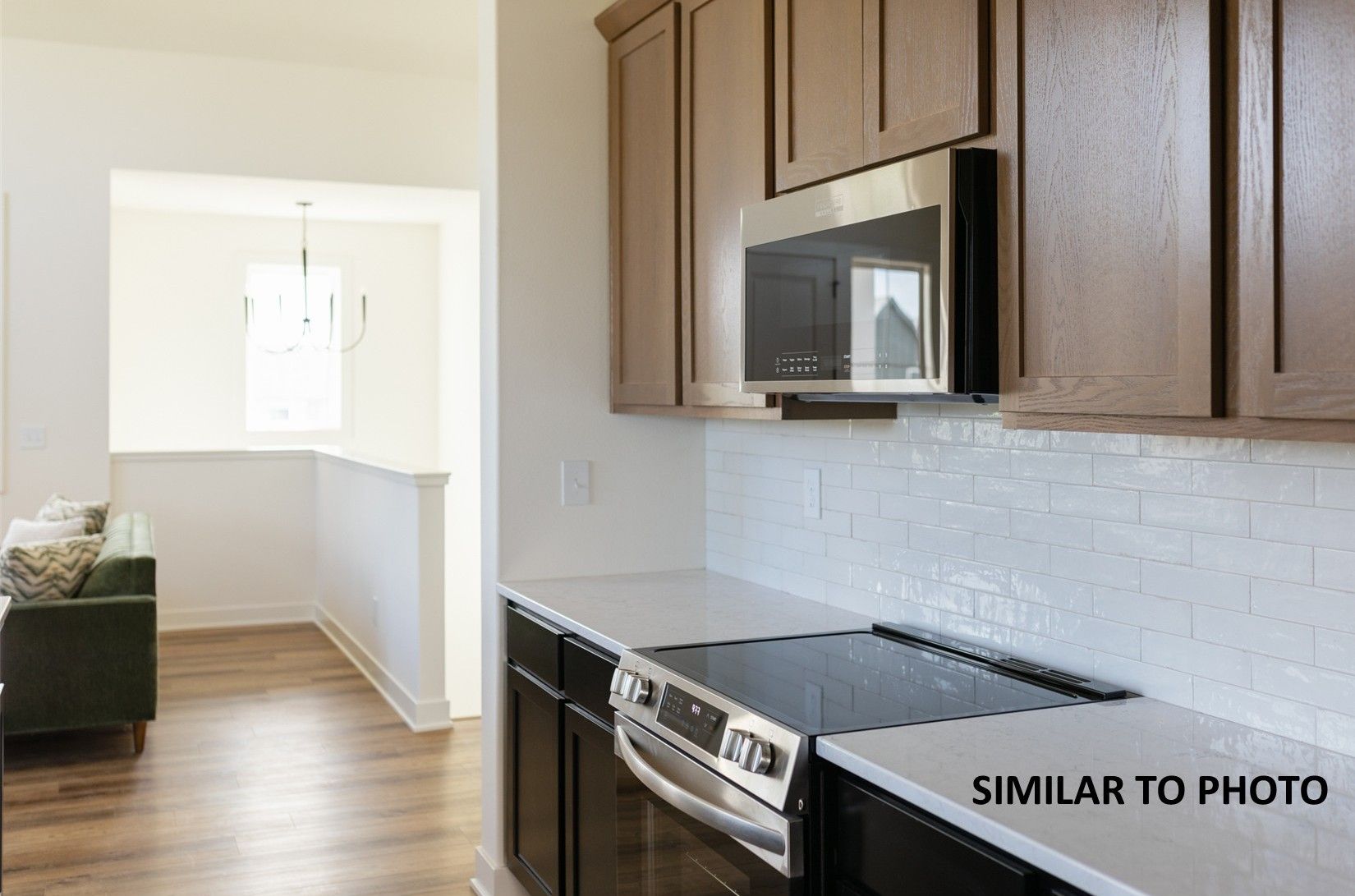 Listing Photo: Kitchen Similar To